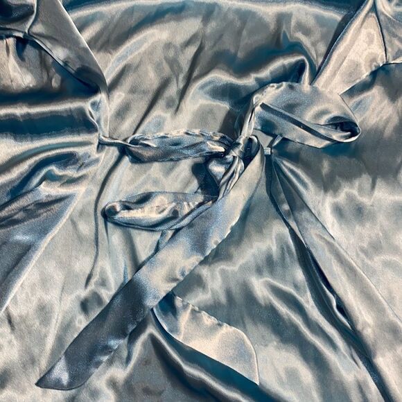 Delicates Silky and Laced Nightgown and Robe Bundle - Picture 9 of 9